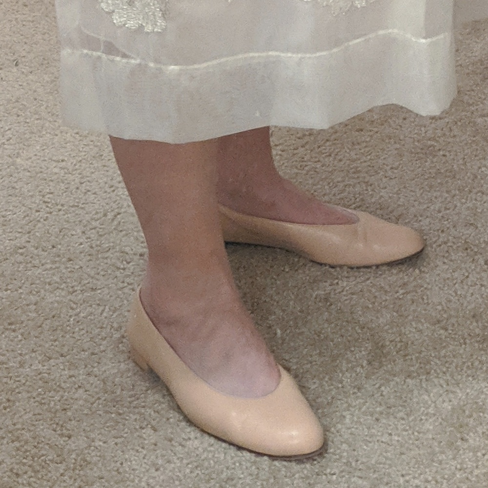 Stuart Weitzman chicflat in great used condition